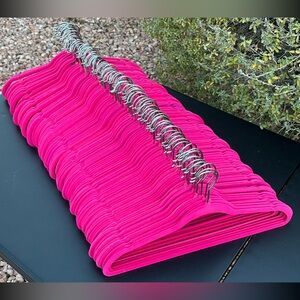 Velvet heavy duty Hangers set of 114, used in good condition.